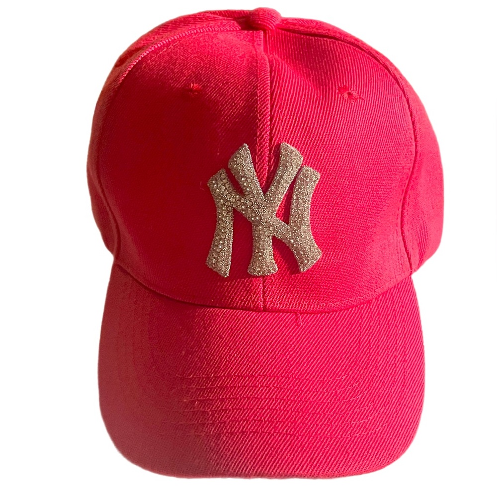 Women’s Pretty, Pink & STUNNING NY Yankees adjustable cap. Worn 1x Perfect UC🩷